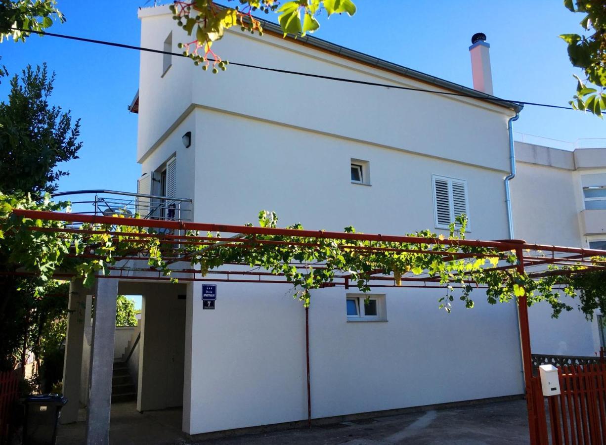 Apartments Nada Pirovac Buitenkant foto